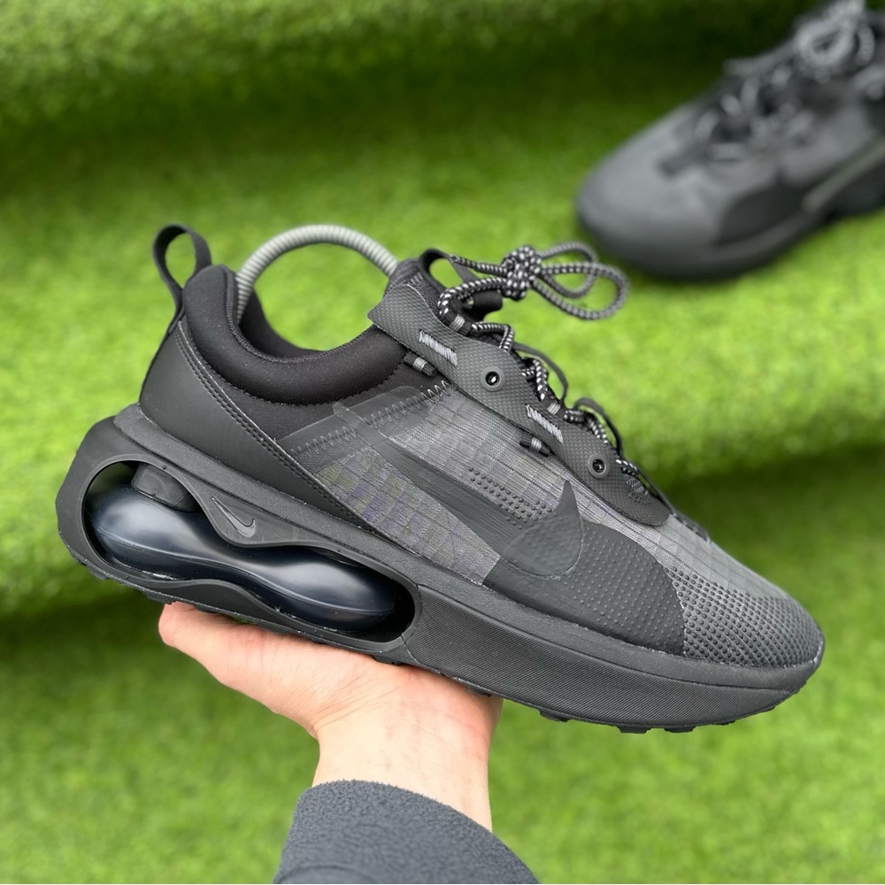 Nike Air Max 2021 Triple Black Men's
Shoes Sneakers Brand New Authentic 10.5 US